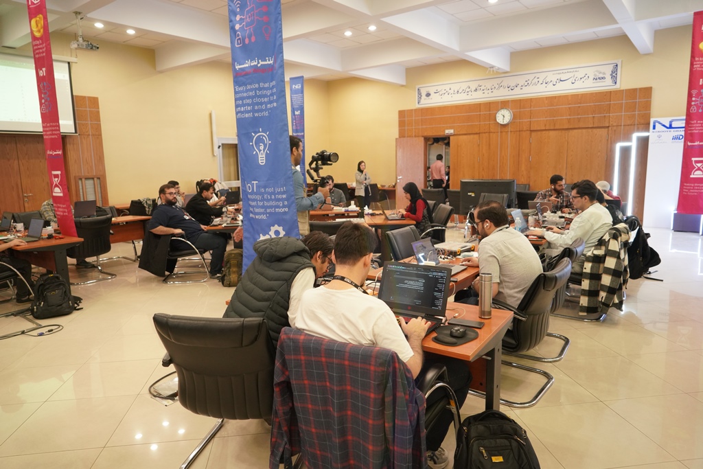 فريق «سمارت ون» يتصدر بعد اليوم الثاني في مسابقة إنترنت الأشياء ضمن أولمبياد التكنولوجيا 2025